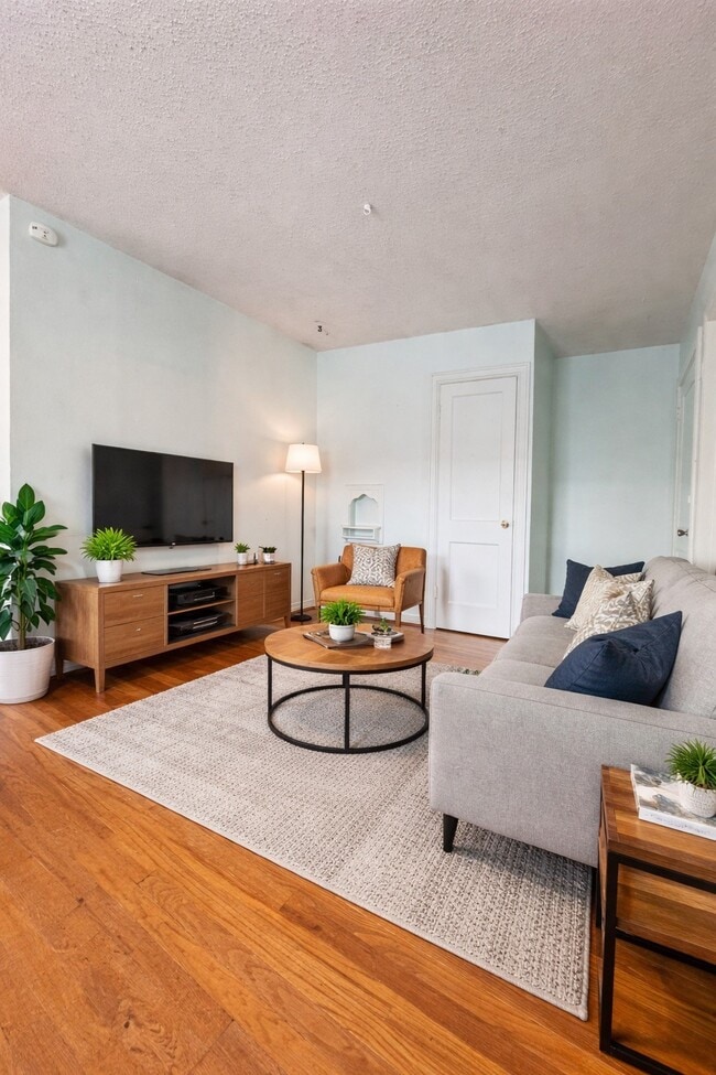 Building Photo - 1502 Elmen St