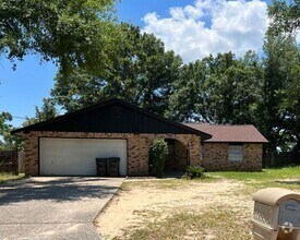 Building Photo - 4945 Catalina Cir