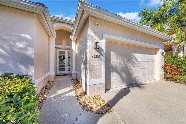 Foto del edificio - 28327 Hidden Lake Dr