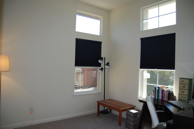 Building Photo - Single Level in Damonte Ranch