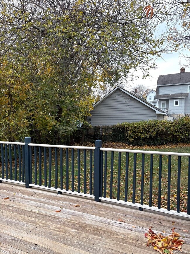 Foto del edificio - 558 Locust Ave