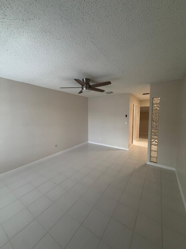 Foto del edificio - 3391 NW 18th Pl