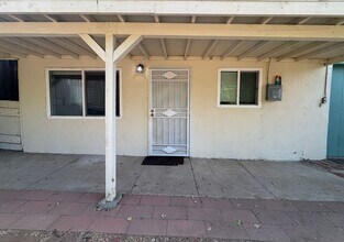 Building Photo - 622 S Kalmia St