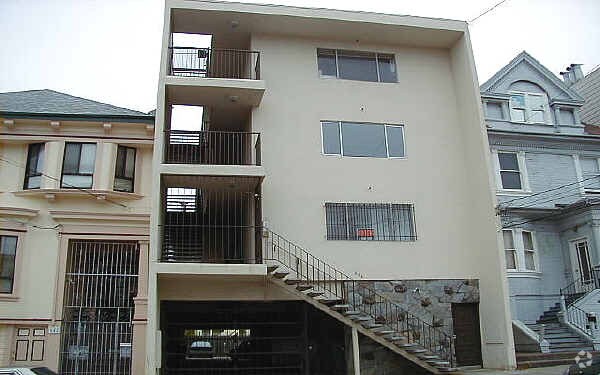 Building Photo - 646 8th Ave