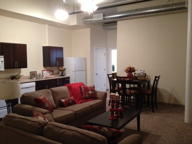 Primary Photo - Berglund Flats - 203