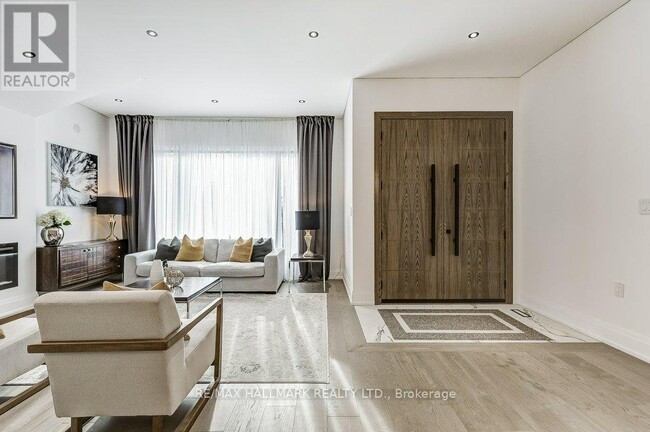 Building Photo - 148 May Ave