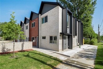 Building Photo - 102 N West Ave