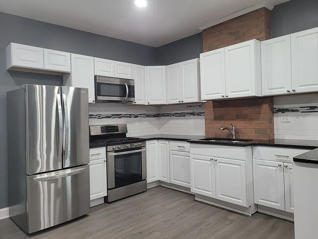 Foto del edificio - 5100 Lorain Ave