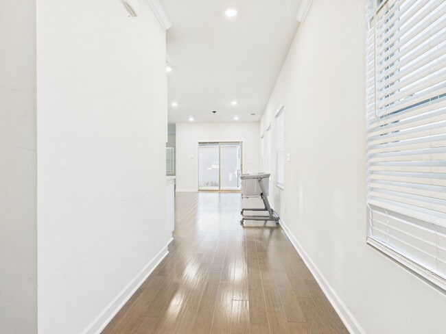 Building Photo - 6725 Good News Dr