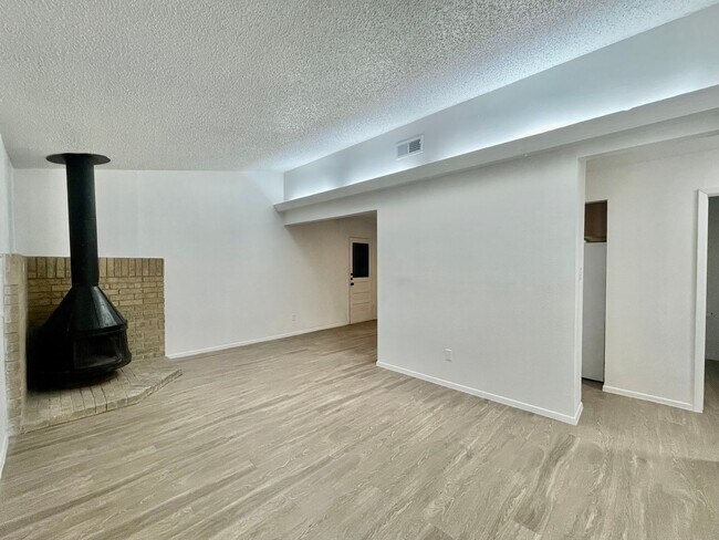 Foto del edificio - 1114/1116 Hazelton