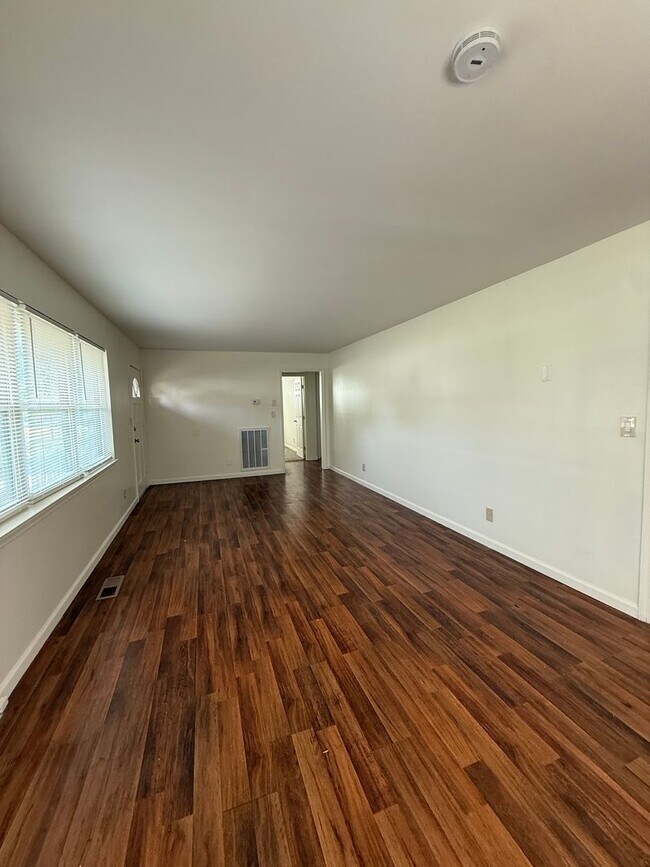 Foto del edificio - 4 Bedroom / 2 Bath Home