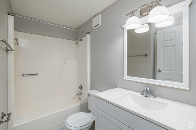 1 habitación, 1 baño - 576 pies cuadrados - Planta abierta - Baño - Barrington
