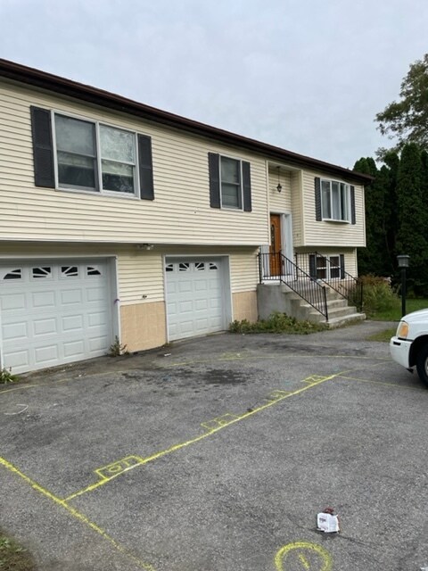 Primary Photo - 284 N Grand Ave