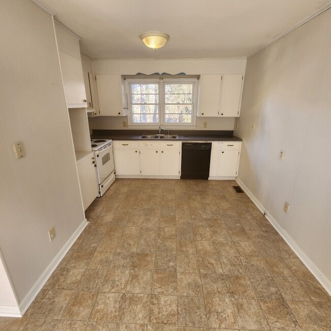 Building Photo - 60 Stallings Rd