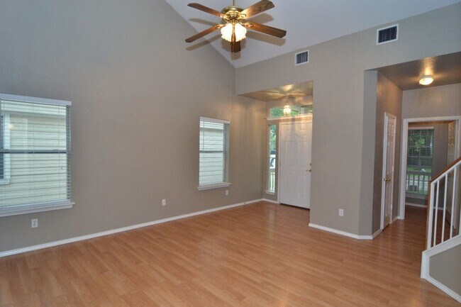 Foto del edificio - Spacious Home in Plum Creek