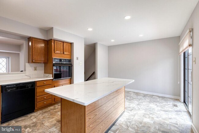 Foto del edificio - 38 Tudor Ct