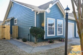 Building Photo - 101 Bridle Trce Ln