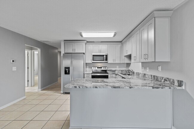 Foto del edificio - NEWLY RENOVATED 3/2 Duplex near Sleepy Hollow Sports Complex in Leesburg