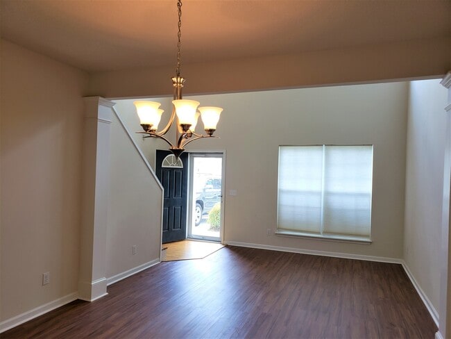 Building Photo - 115 Brentfield Loop