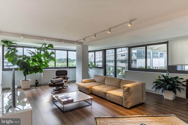 Foto del edificio - 2510 Virginia Ave NW