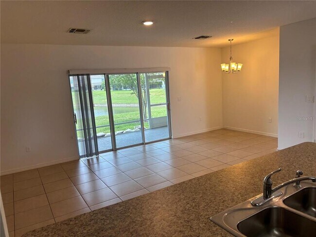 Foto del edificio - 268 Arbor Lakes Dr