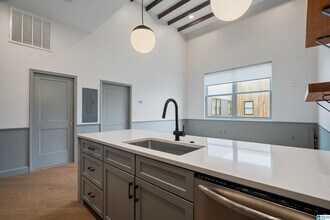 Building Photo - 2212 Morris Ave