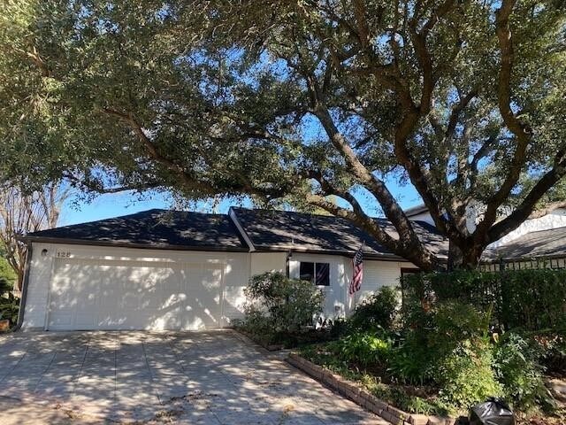 Foto del edificio - 12800 Briar Forest Dr