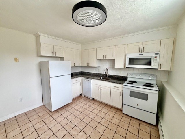 Building Photo - 900 Lexington St