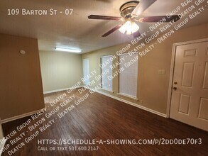 Building Photo - 109 Barton St