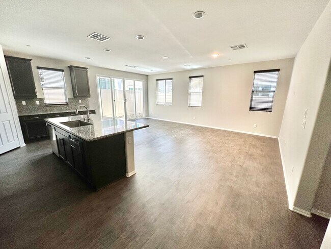 Foto del edificio - 24164 Selwood Dr