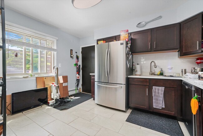 Foto del edificio - 8050 Niles Ave