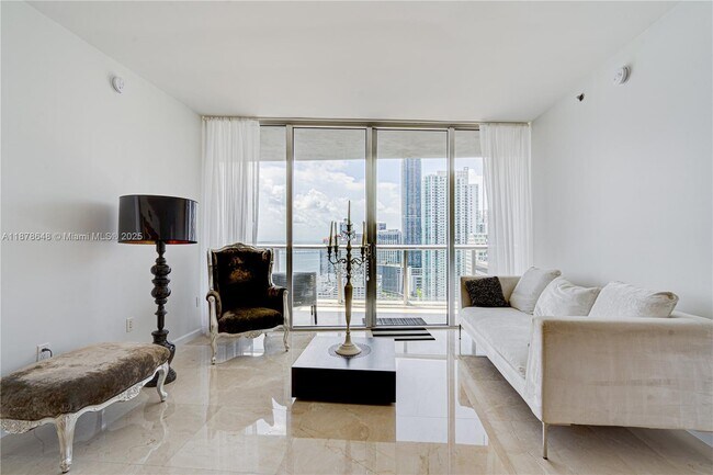 Foto del edificio - 495 Brickell Ave