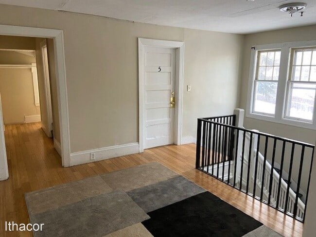 Building Photo - 10 br, 3 bath House - 21 W. Court St