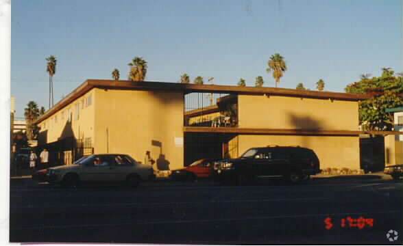 Primary Photo - 4135 W Century Blvd