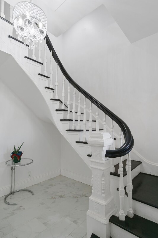 Foto del edificio - 213 Larch Ave