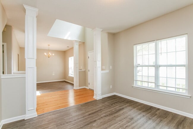 Building Photo - 3431 Ann Franklin Ct