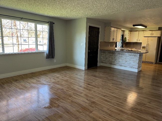 Building Photo - 411 N 55th St