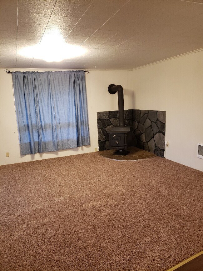 Foto del edificio - STATUS: HOLD R117B - 213 Mossyrock Ave