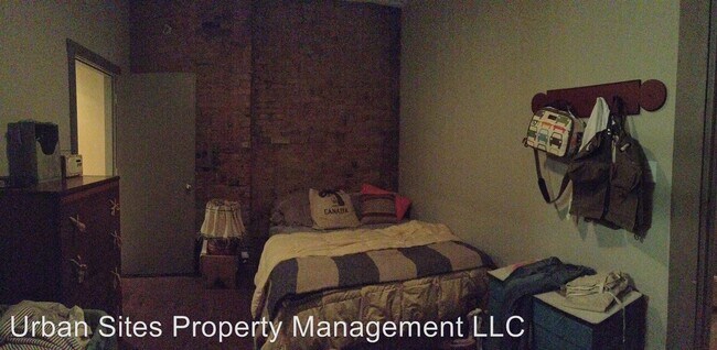 Building Photo - 1415 Main St