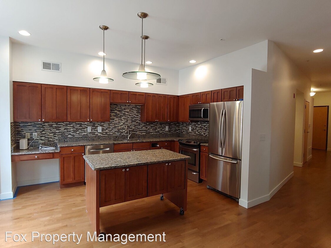 Primary Photo - 2 br, 2 bath House - 1057 W Century Drive ...