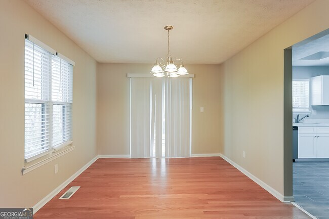 Building Photo - 1884 David Dr