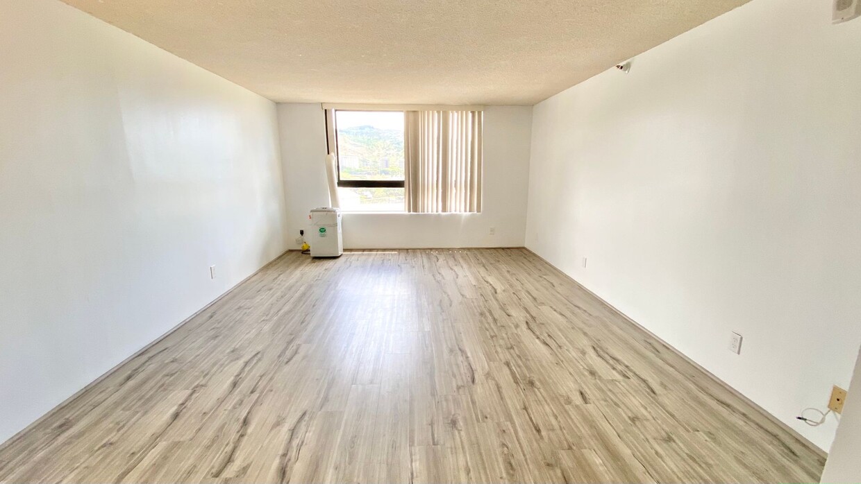 Primary Photo - SPACIOUS STUDIO with 1-PARKING AVAILABLE I...