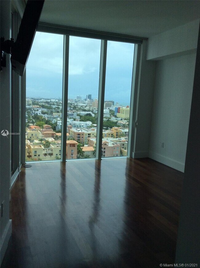 Building Photo - 888 Biscayne Blvd