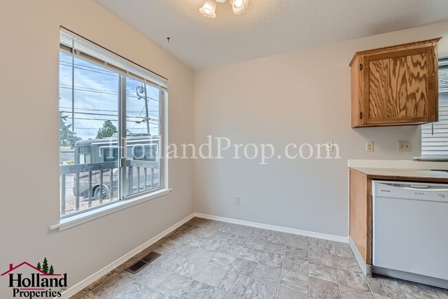 Foto del edificio - 17910 Oatfield Rd
