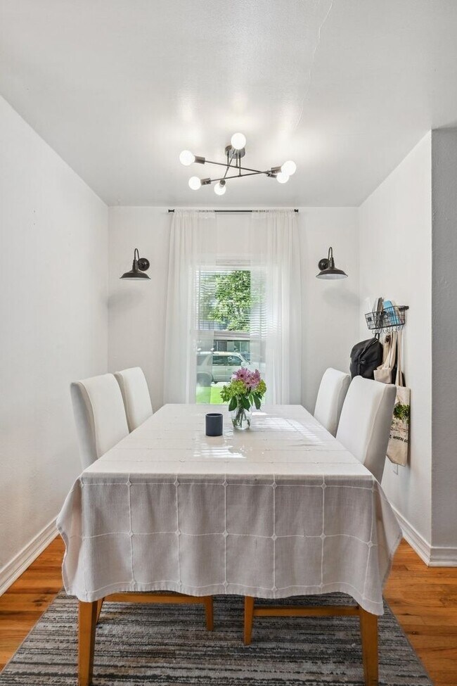 Building Photo - Charming 3BR House in Denver