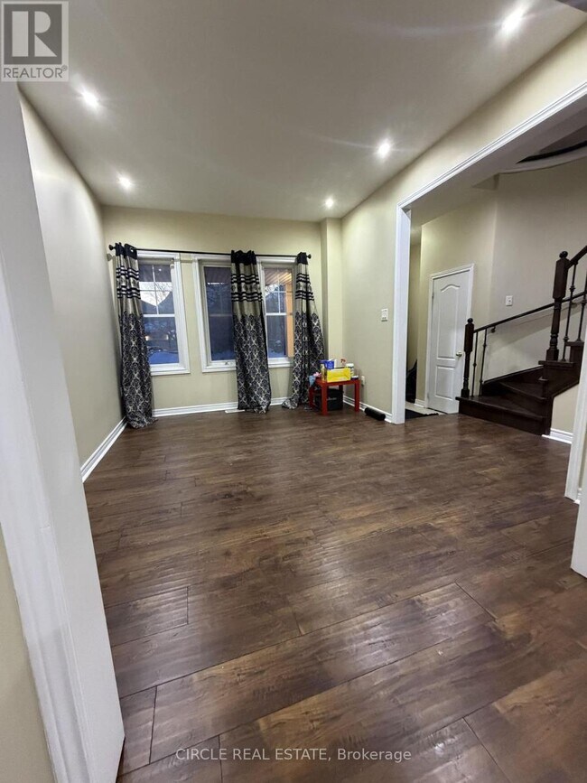 Photo du bâtiment - 15 Tailfin Rd