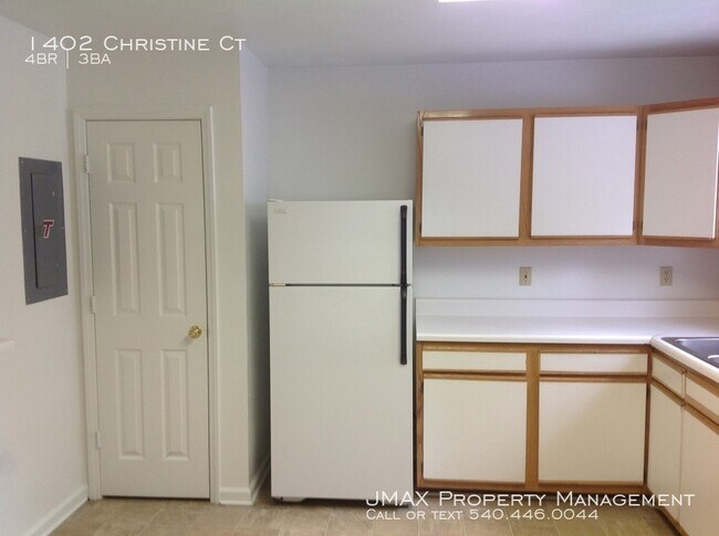 Foto del edificio - 1402 Christine Ct