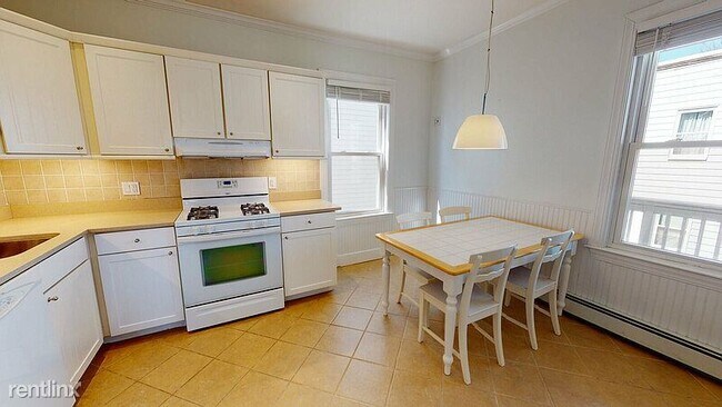 Building Photo - 2 br, 1 bath Townhome - 3651 Lafayette Ave