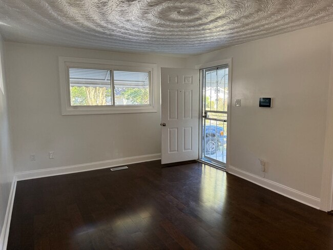 Foto del edificio - **3bed House - Skip The Apartment Chaos - ...