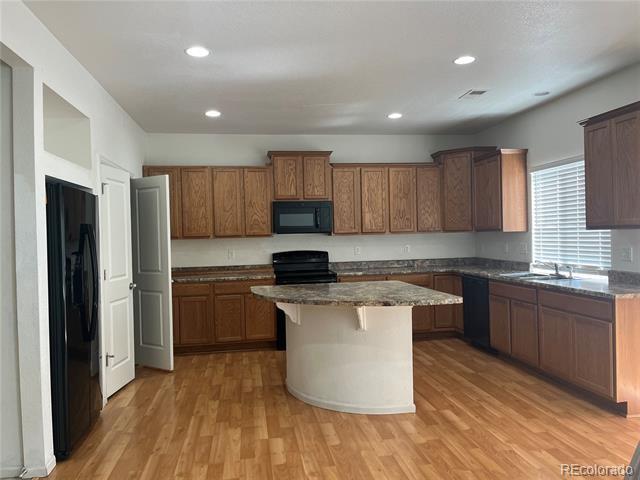 Foto del edificio - 18260 E 44th Ave